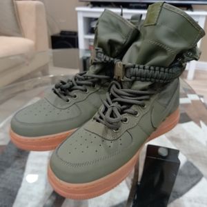 Nike high top green 8.5